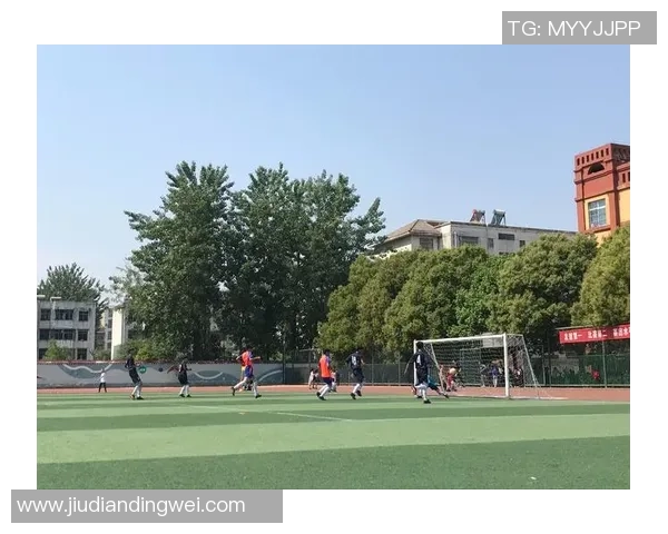 足球巨星欢聚一堂 共话绿茵传奇与未来发展